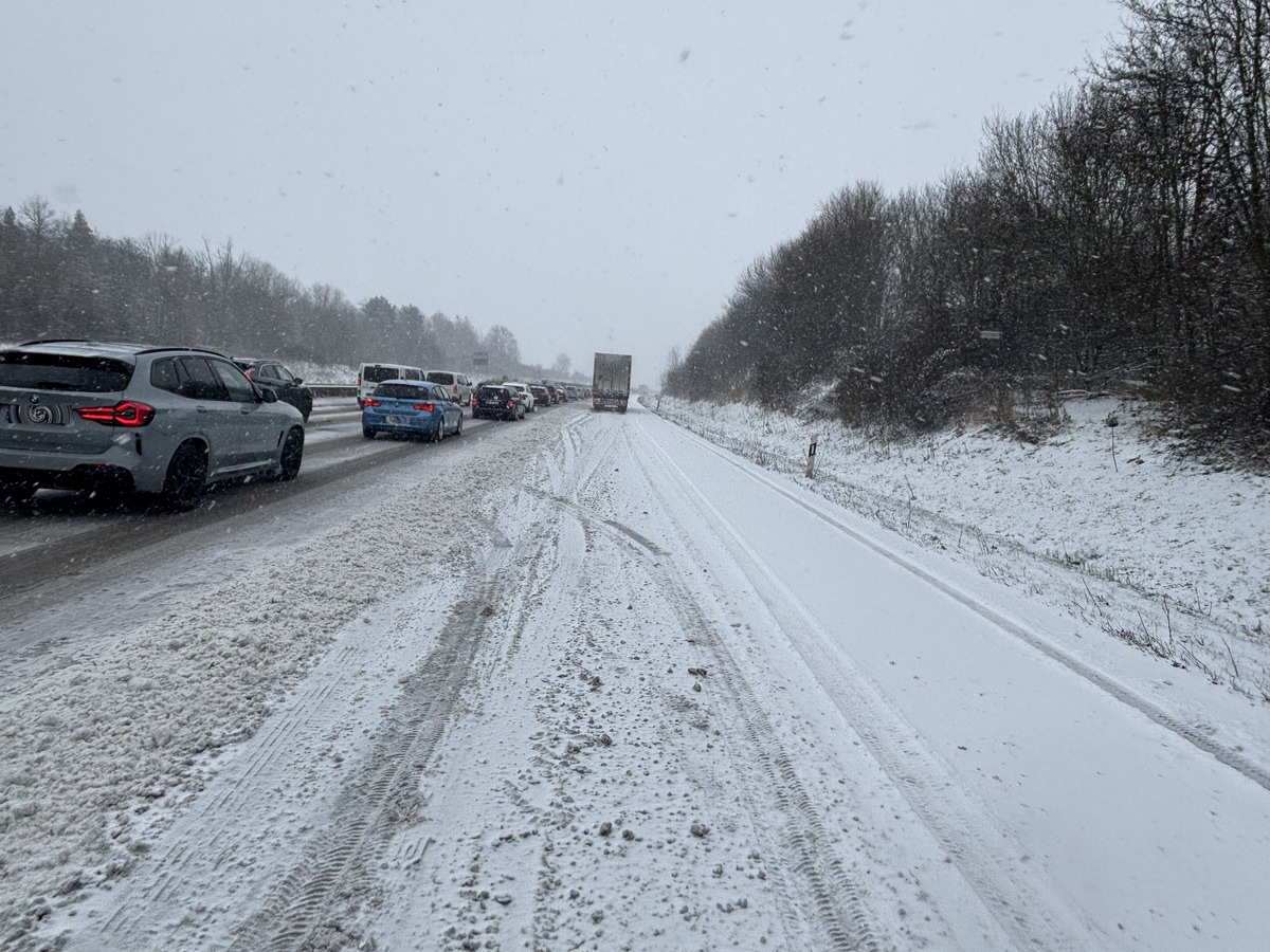 API-TH: Zahlreiche Verkehrsunfälle auf Thüringens Autobahnen nach erneutem Wintereinbruch