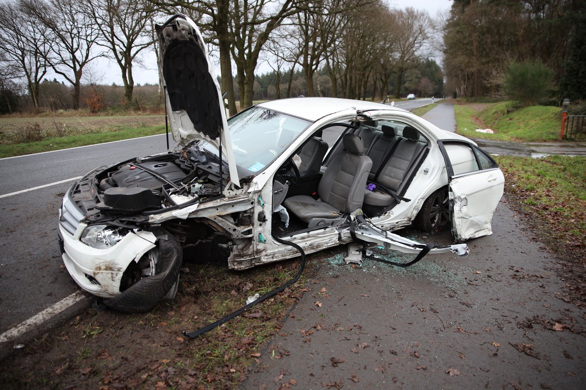 FW-OLL: Schwerer Verkehrsunfall auf der Wildeshauser Straße zwischen Kirchhatten und Neerstedt