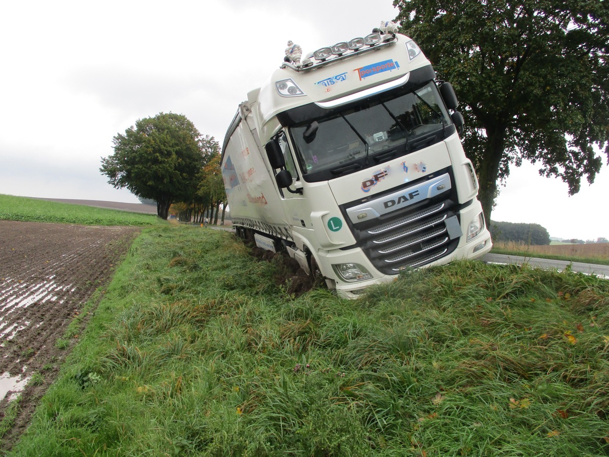 POL-LG: ++ LKW kommt von Fahrbahn ab - Kreisstraße wenige Stunden gesperrt ++