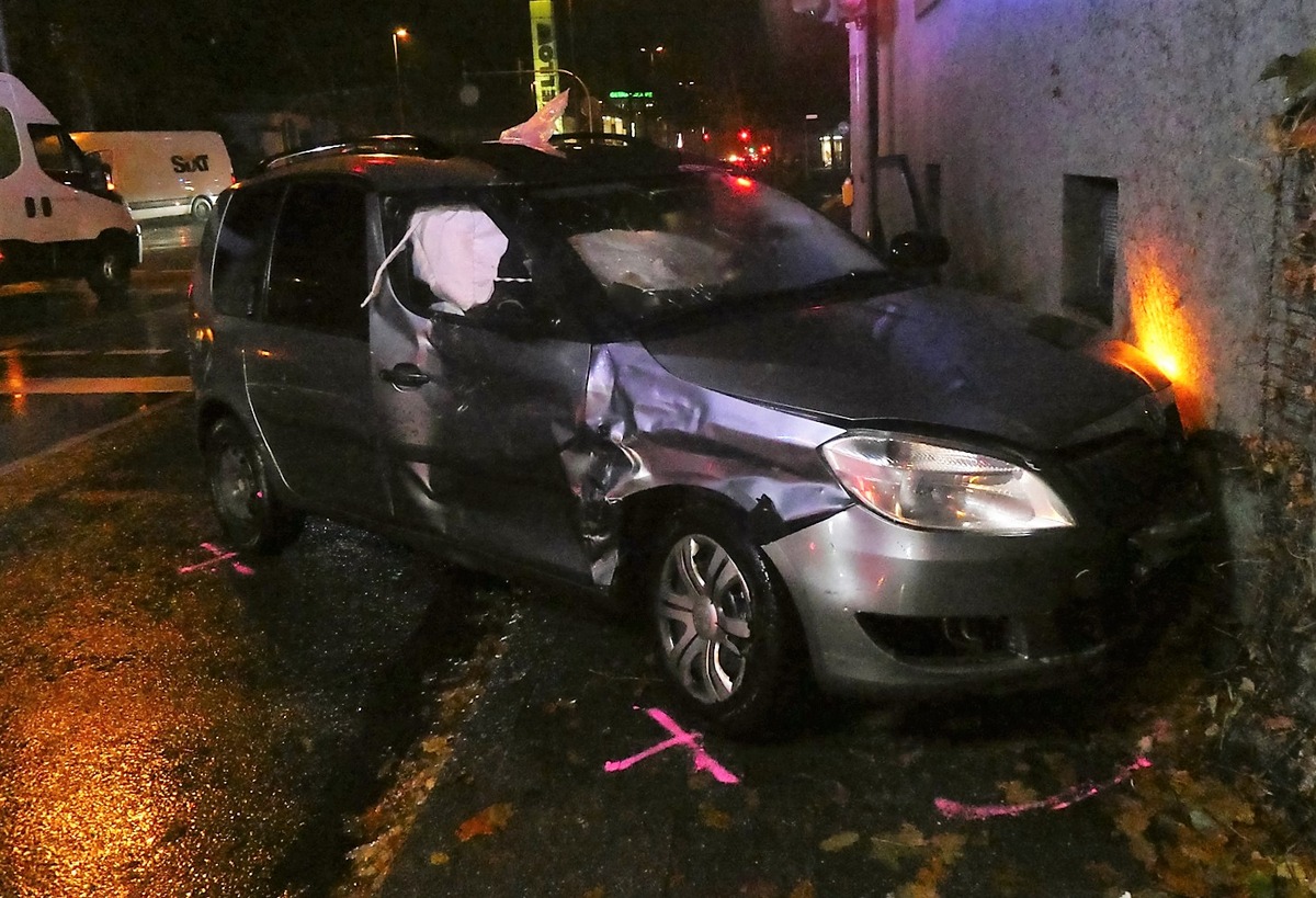 POL-MS: Rote Ampel missachtet - zwei Autofahrer schwer verletzt