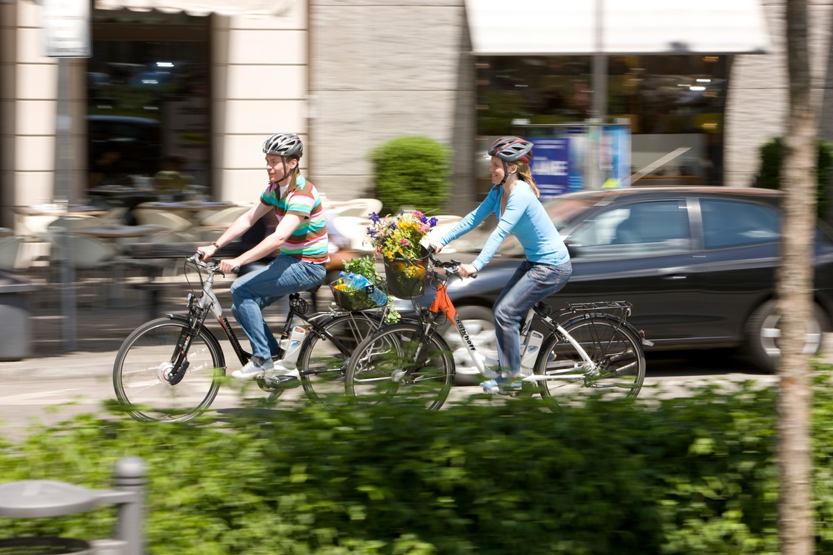 Sicher unterwegs mit dem Pedelec / ADAC: Darauf sollte man im Straßenverkehr und beim Kauf achten