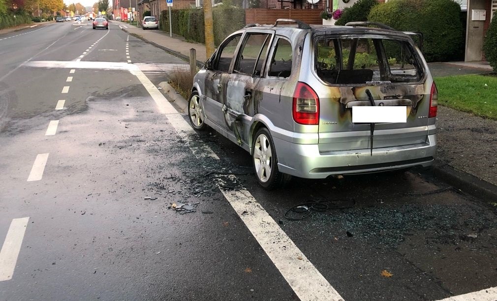 POL-COE: Dülmen, Coesfelder Straße/ Auto ausgebrannt