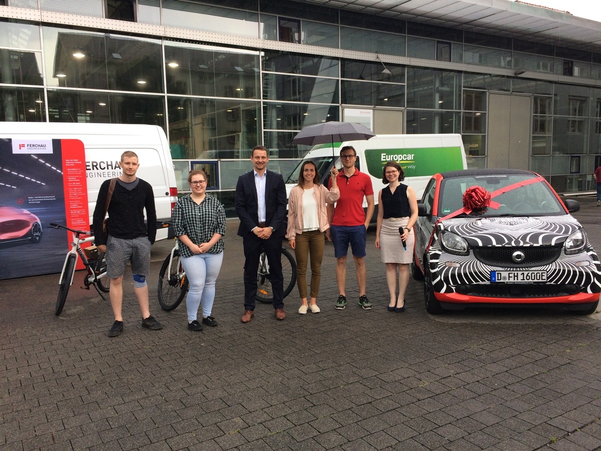 FERCHAU Stuttgart AUTOMOTIVE verlost E-Smart und E-Bikes