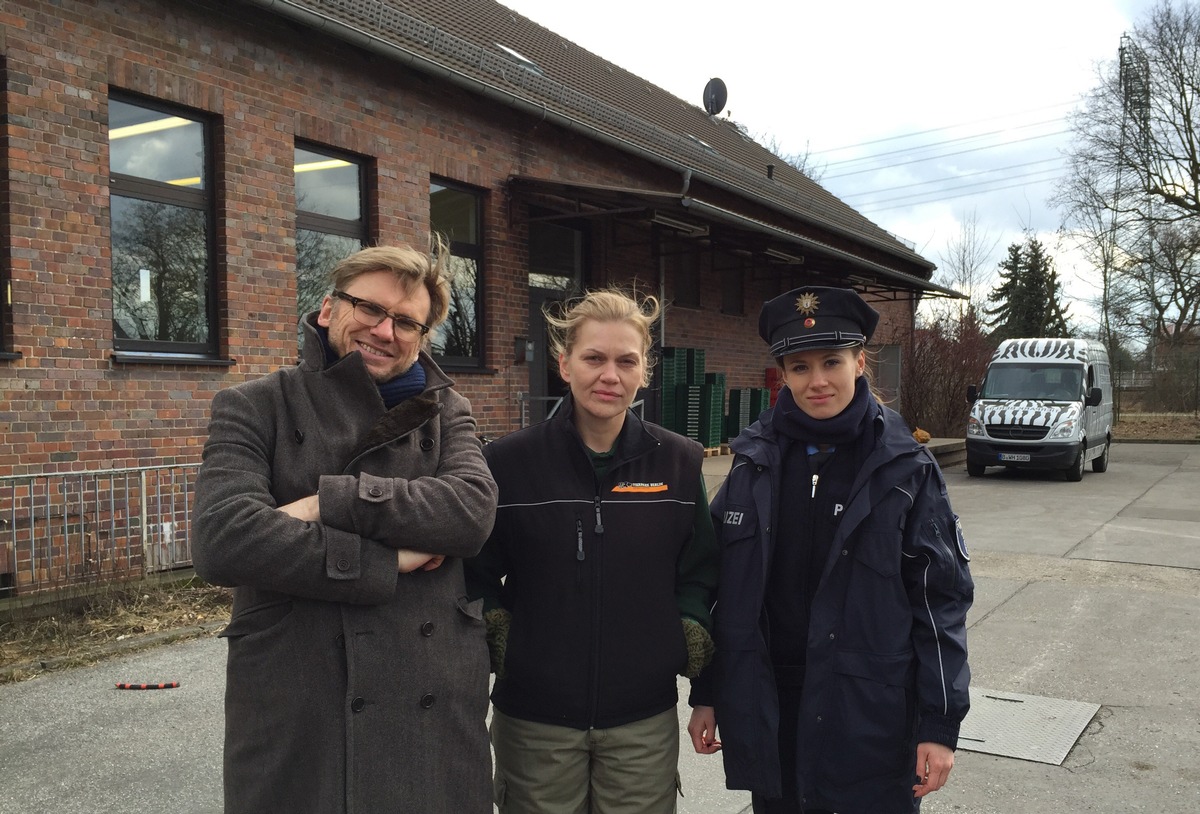 ZDF verfilmt Elisabeth Herrmann-Krimi &quot;Das Dorf der Mörder&quot; / Mit Anna Loos, Alina Levshin und Jürgen Tarrach (FOTO)