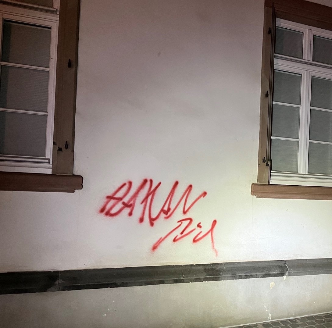 POL-PDKO: Sachbeschädigung durch Graffiti