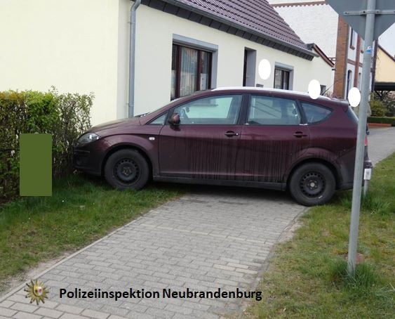 POL-NB: Verkehrsunfall verursacht durch ein Fahrzeug OHNE Fahrer