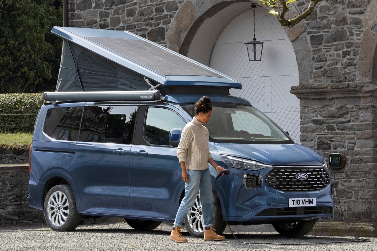 Weltpremiere Caravan Salon Düsseldorf: Der neue Ford Transit Custom Nugget als Hybrid