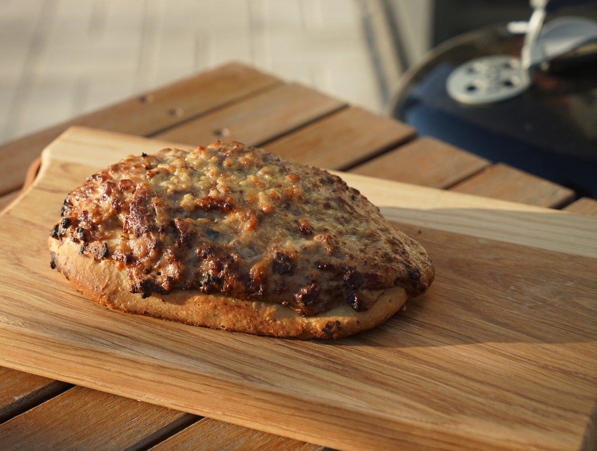 Deutschlands erste Gourmetpizza zum Grillen / Gourmetfleisch.de überrascht zur Grillsaison mit den ersten Gourmetpizzen zum Grillen