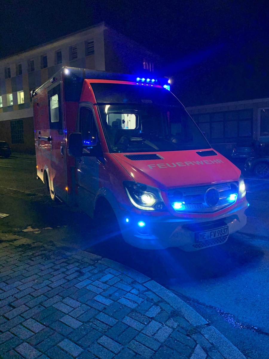 FW-Velbert: Kellerbrand mit Menschenleben in Gefahr