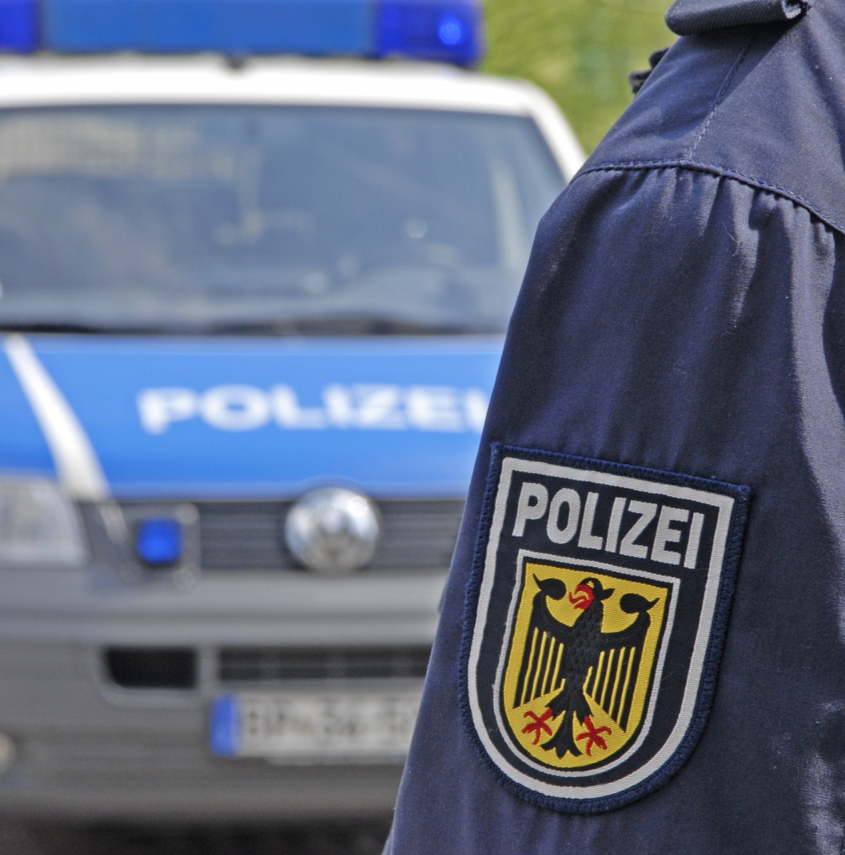 BPOL-KS: Mann attackiert Bundespolizisten