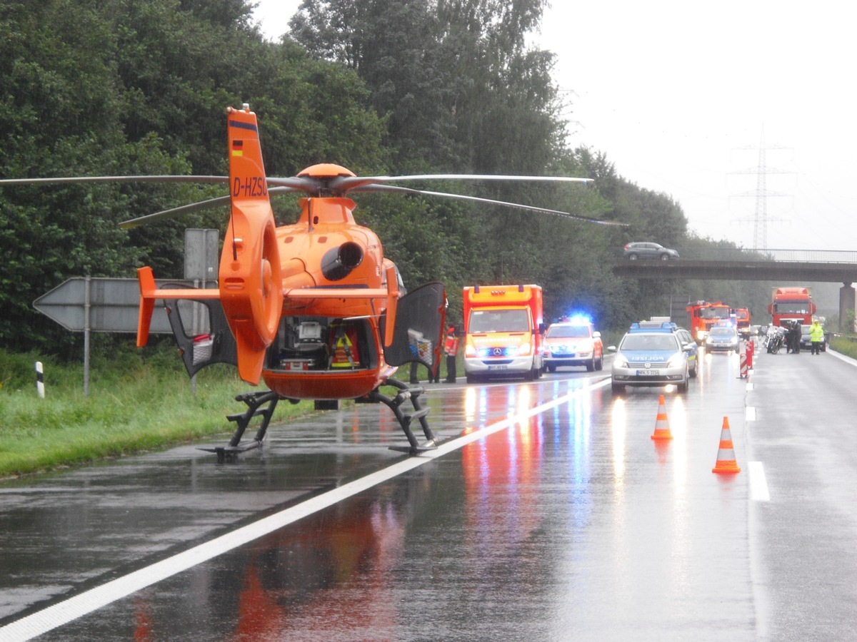 FW-BOT: Bottrop; Verkehrsunfall auf der A31 eine Person von LKW erfasst