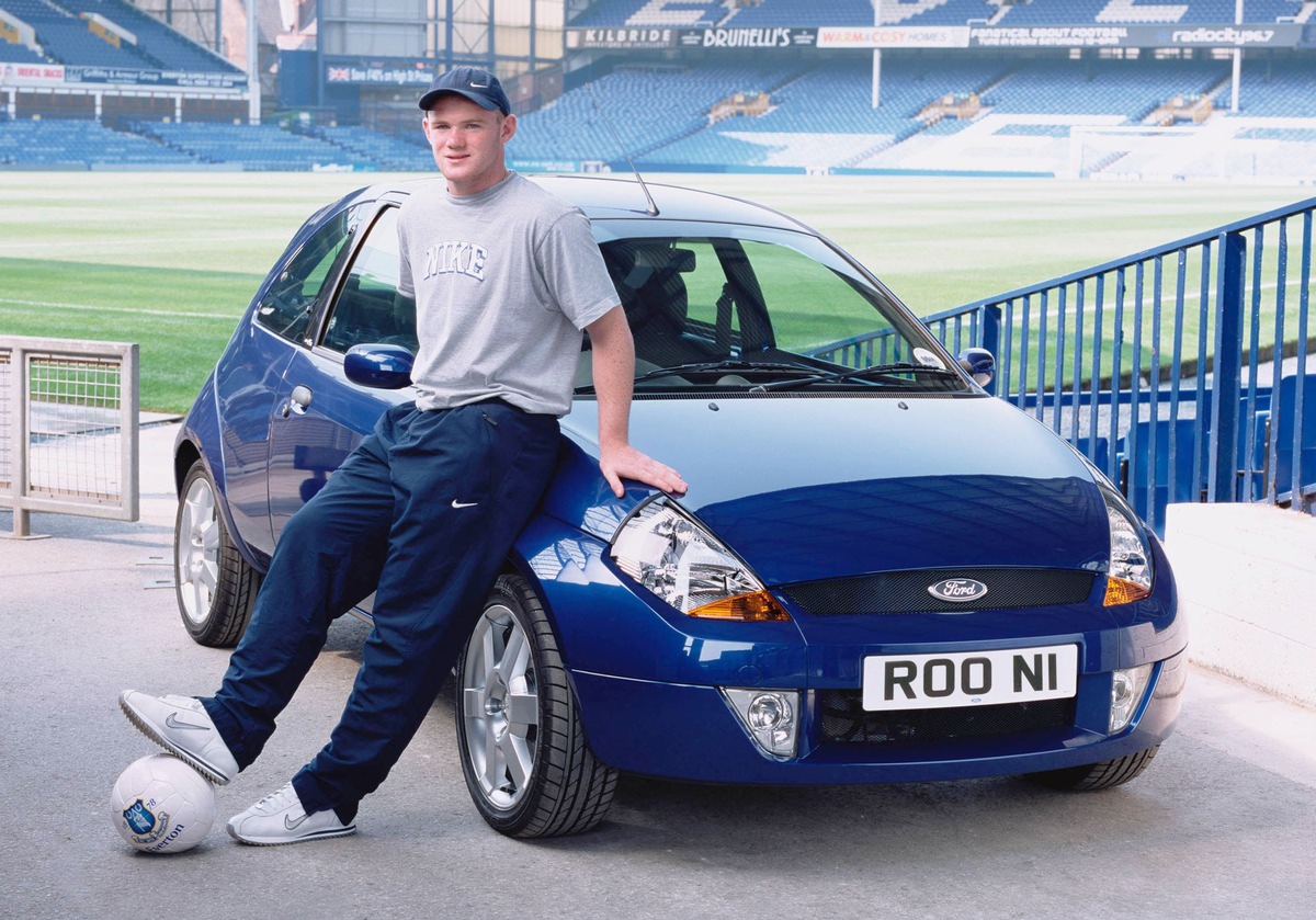 Torjäger Wayne Rooney fährt Ford Sportka