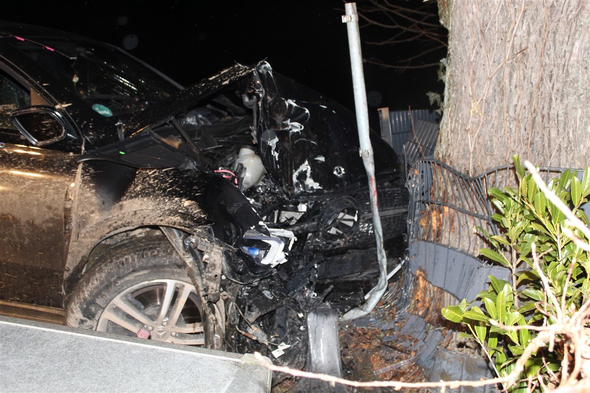 POL-HSK: Verdacht auf verbotenes Straßenrennen mit anschließendem Verkehrsunfall