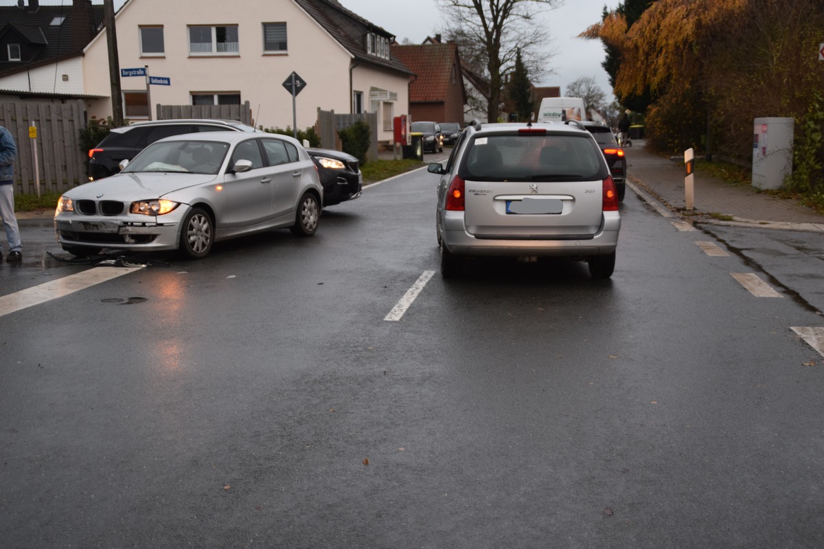 POL-HF: Vorfahrt missachtet- BMW-Fahrer verletzt