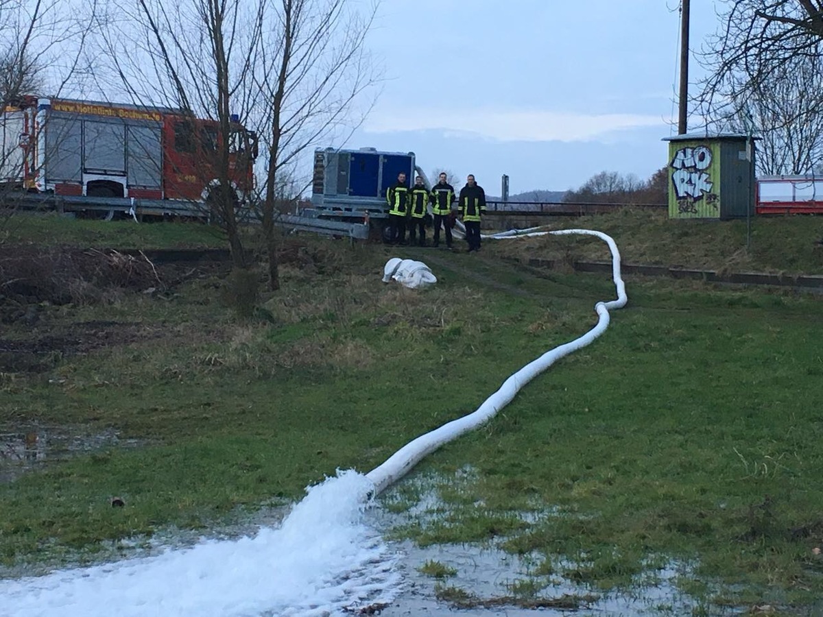 FW-BO: Feuerwehr im Hochwassereinsatz