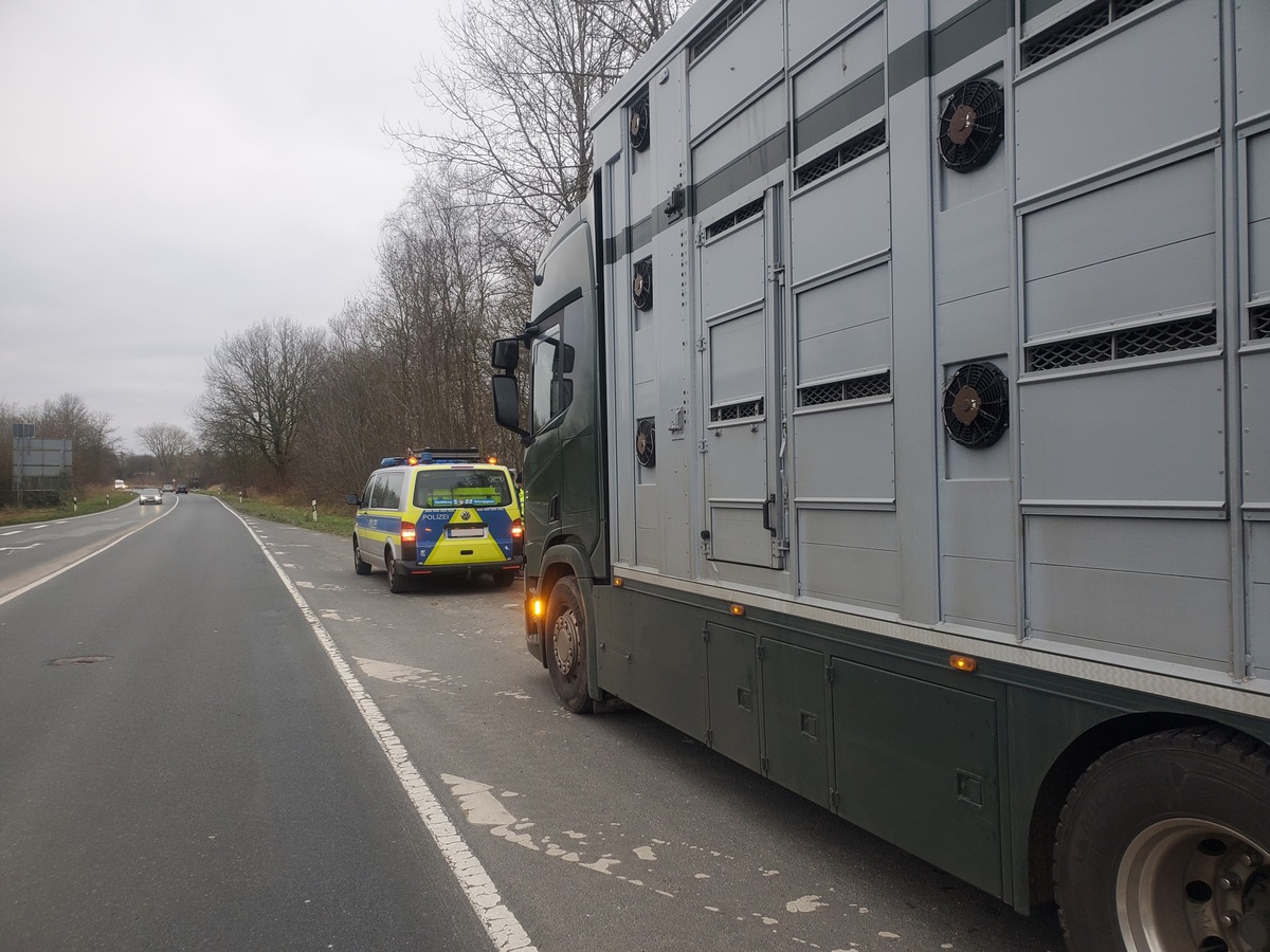 POL-CUX: Gemeinsame Kontrollen von Tier- und Lebensmitteltransporten - Polizei und Veterinärwesen des Landkreises Cuxhaven ziehen positives Fazit