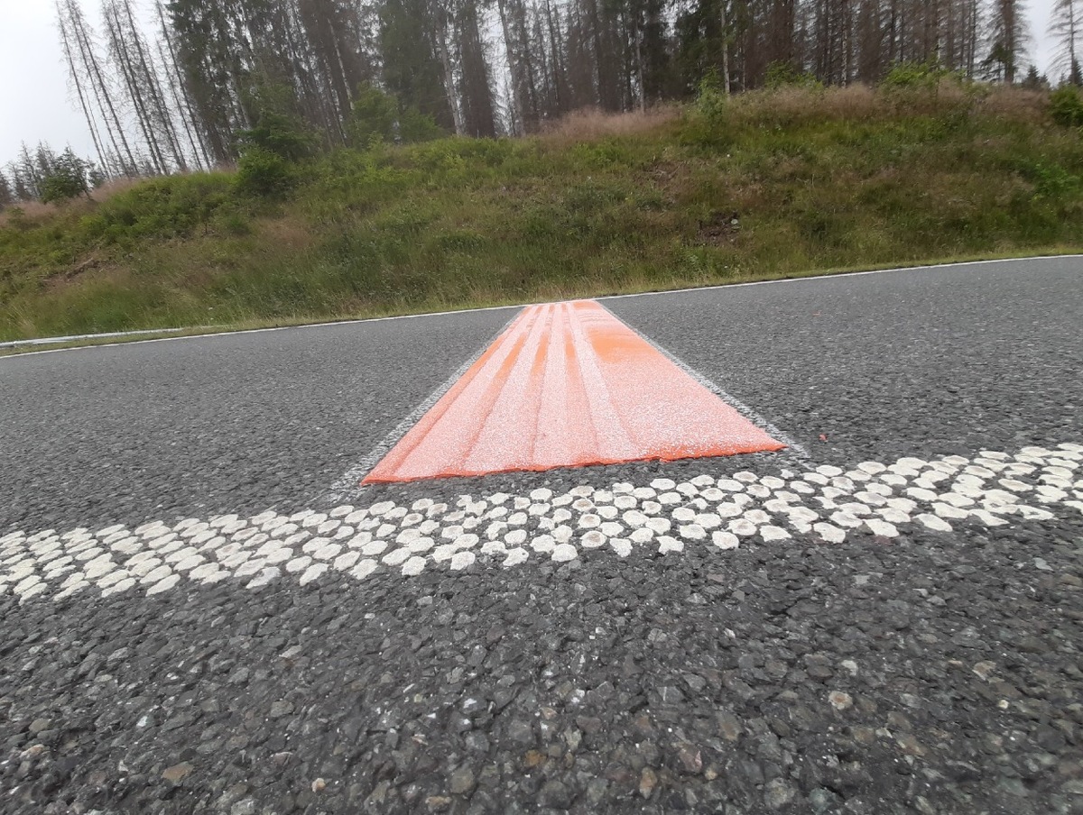 POL-GS: Bundesstraße 4 / Rüttelstreifen am Kesselberg sollen Unfallzahlen senken