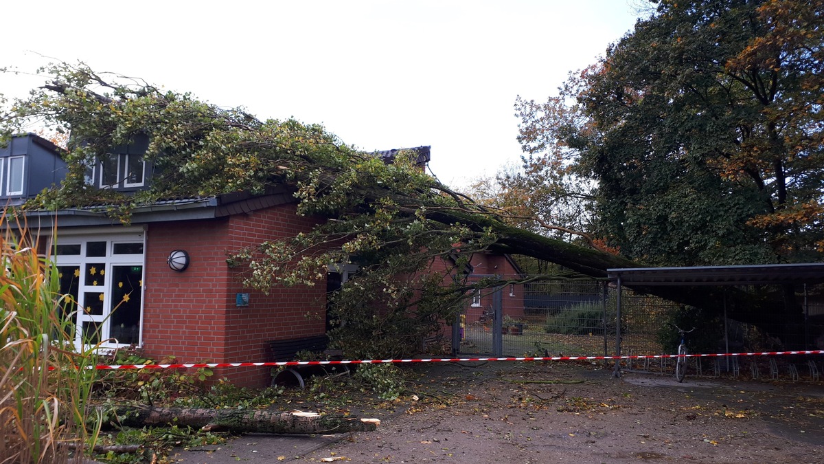 FW-NE: Sturm Ignaz bringt Arbeit für die Feuerwehr Neuss | Die Anzahl der Einsätze bleibt überschaubar