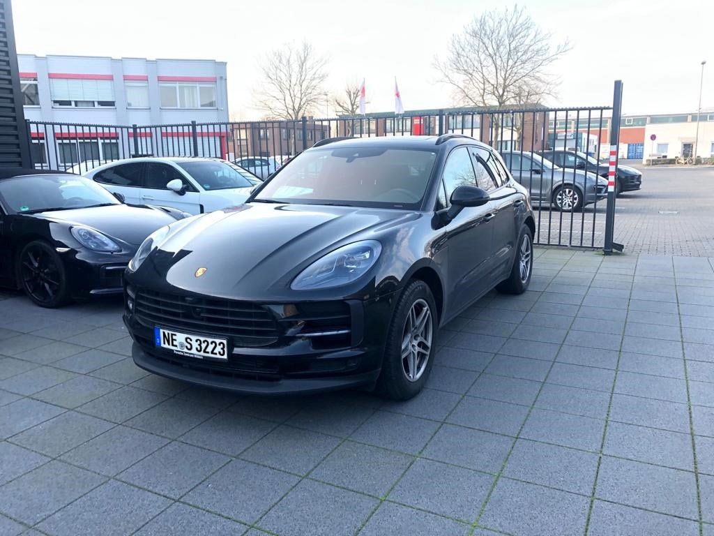 POL-NE: Schwarzer Porsche Macan gestohlen - Polizei sucht Zeugen