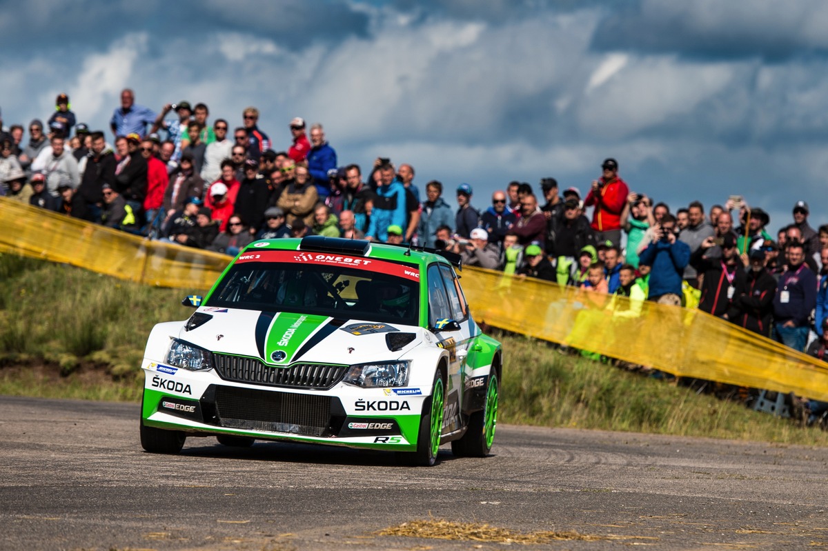 ADAC Rallye Deutschland: Pontus Tidemand und SKODA auf dem Weg zum WRC 2-Titel (FOTO)