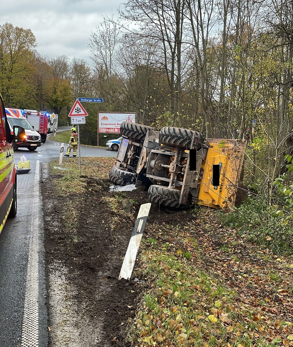 LPI-NDH: Beladener Lkw umgekippt - Fahrer verletzt