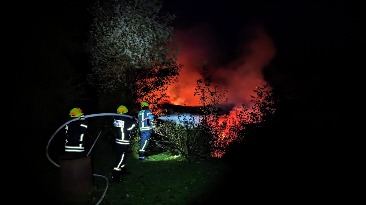 FW Wipperfürth: Einsatz | Unklarer Feuerschein am Gebäude [B1G]