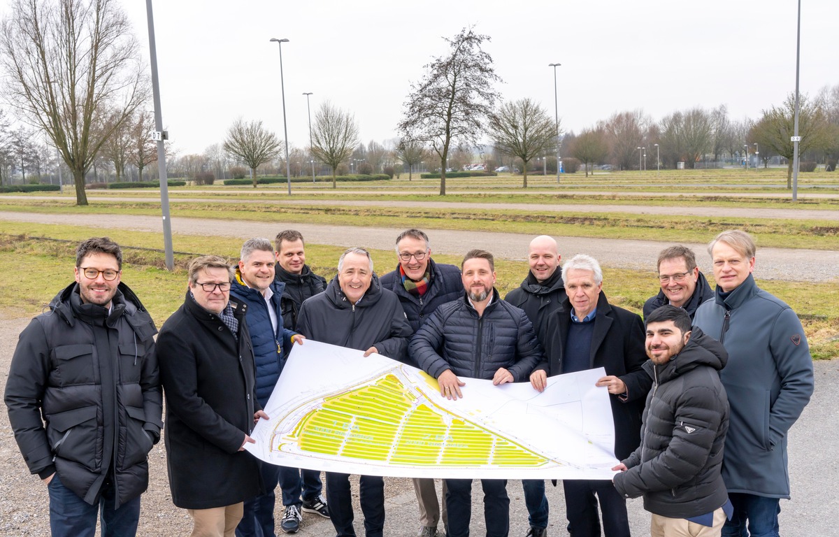 Starkes Zeichen für Klimaschutz und Innovation: Eine der größten Solar-Carport-Anlagen Deutschlands soll ab 2026 auf dem Messeparkplatz P10 sauberen Strom für die Stadt Essen liefern