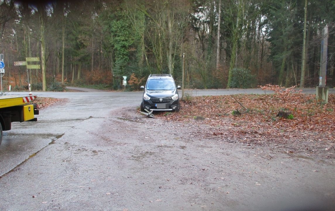 POL-RBK: Rösrath - Betrunkener Unfallverursacher: Abschleppdienst rief Polizei