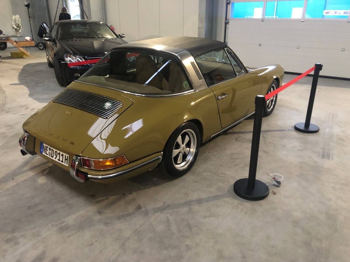 POL-NE: Unbekannte entwenden Porsche Oldtimer (Foto beigefügt)