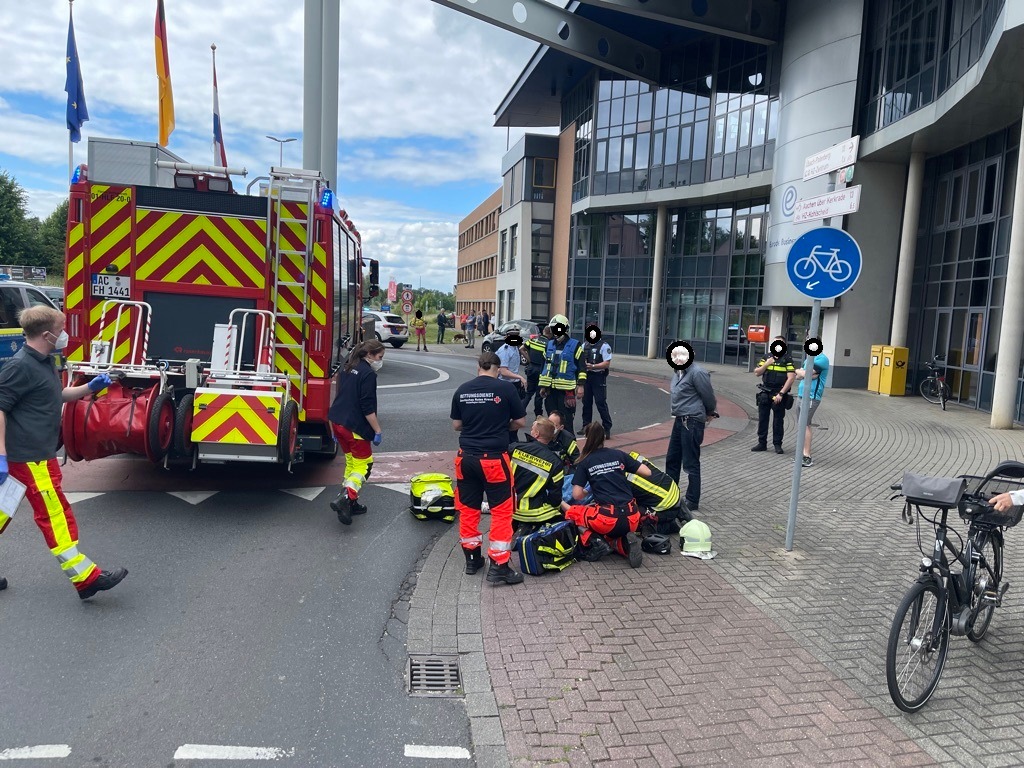 POL-AC: Schwerverletzter Radfahrer nach Unfall auf Grenzstreifen