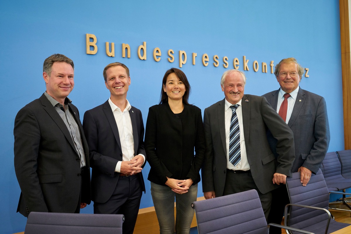 Bilanz der Umweltverbände: Verkehrs-, Agrar- und Klimapolitik unter Kanzlerin Merkel ohne Weitblick / Künftige Bundesregierung muss umsteuern