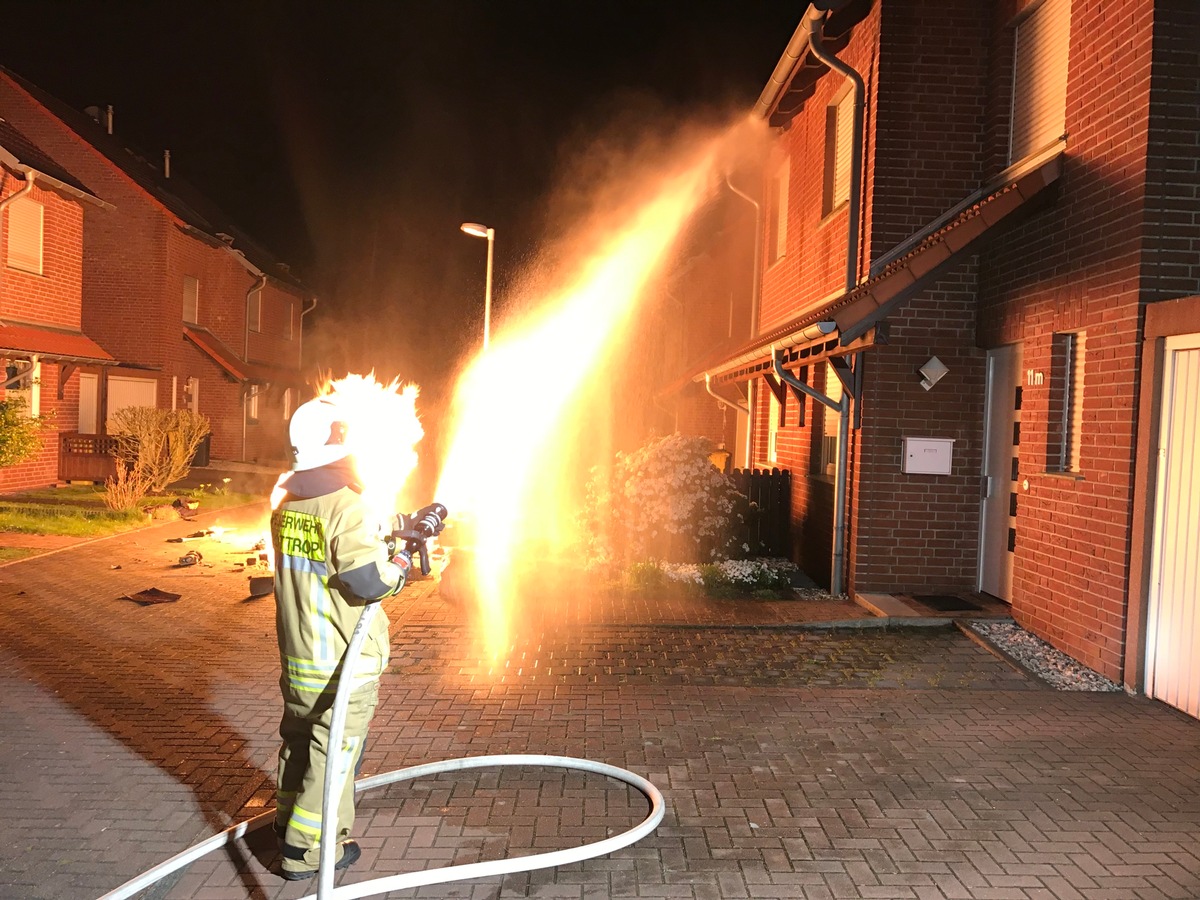 FW-BOT: brennende Gasleitung in Bottrop Eigen