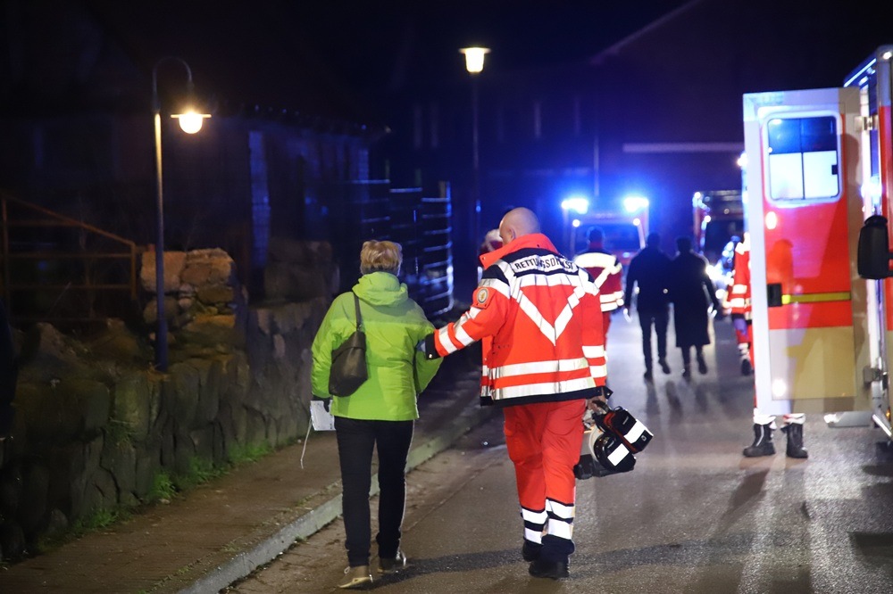 FW-SE: Austritt von Kohlenmonoxid in Grillhütte - 12 Verletzte