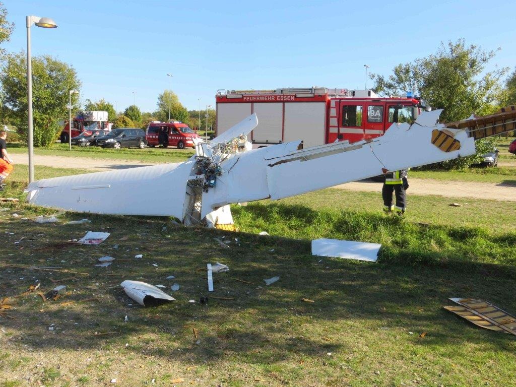 FW-E: Ein Toter nach Flugzeugabsturz in Essen Haarzopf