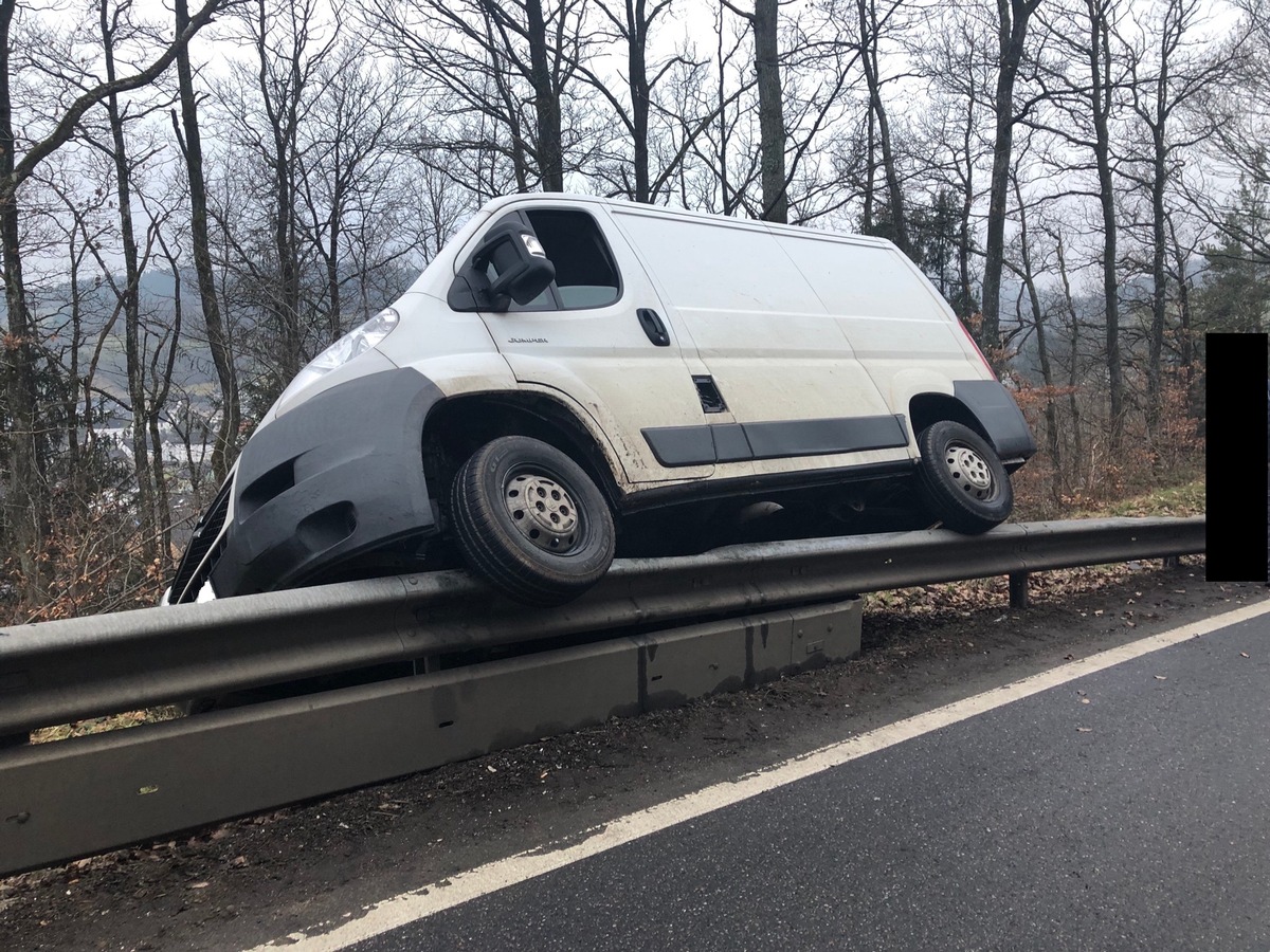 POL-PDWIL: Verkehrsunfall mit Sachschaden