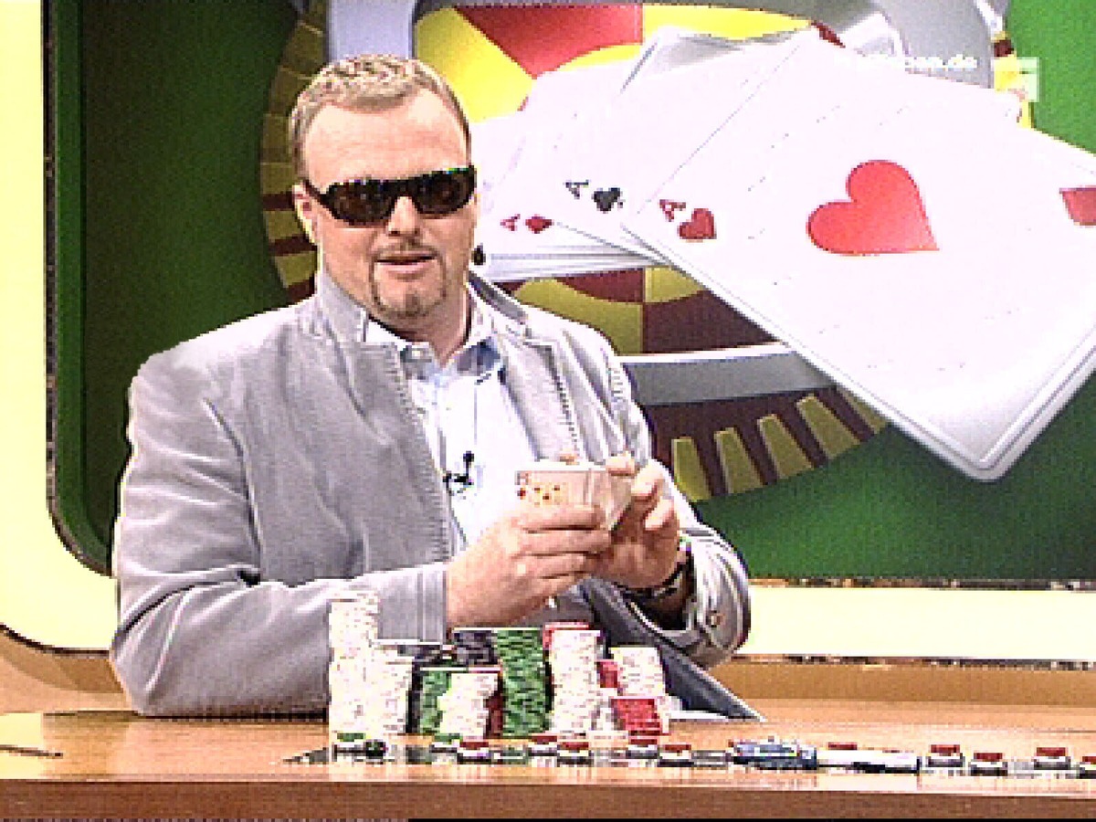 Stefan Raab zockt: Promi-Pokerturnier mit Heike Makatsch, Michael Bully Herbig, Sasha und Elton auf ProSieben