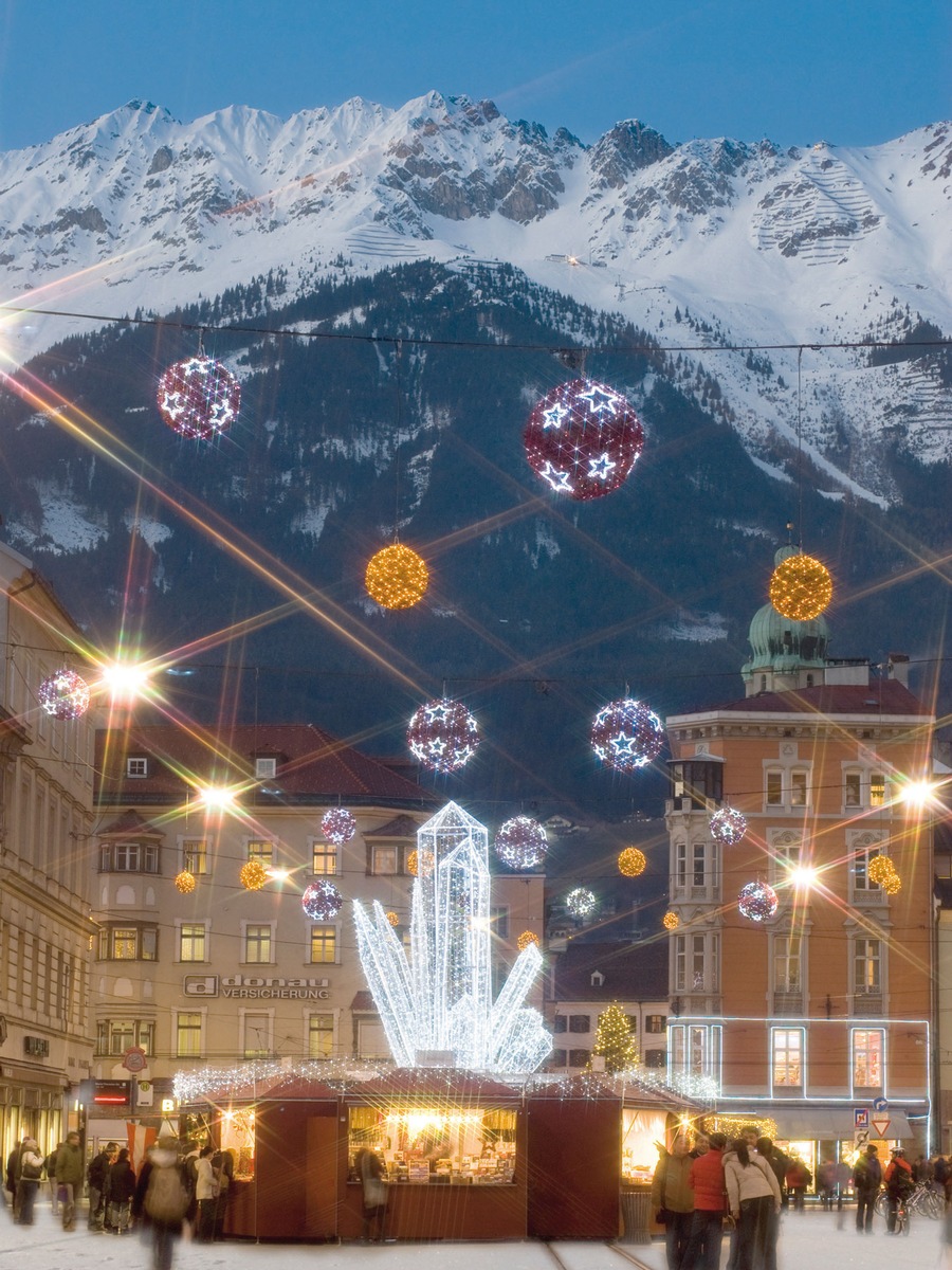 Bergweihnacht Innsbruck: Vier Weihnachtswelten vor glitzernder Bergkulisse - BILD