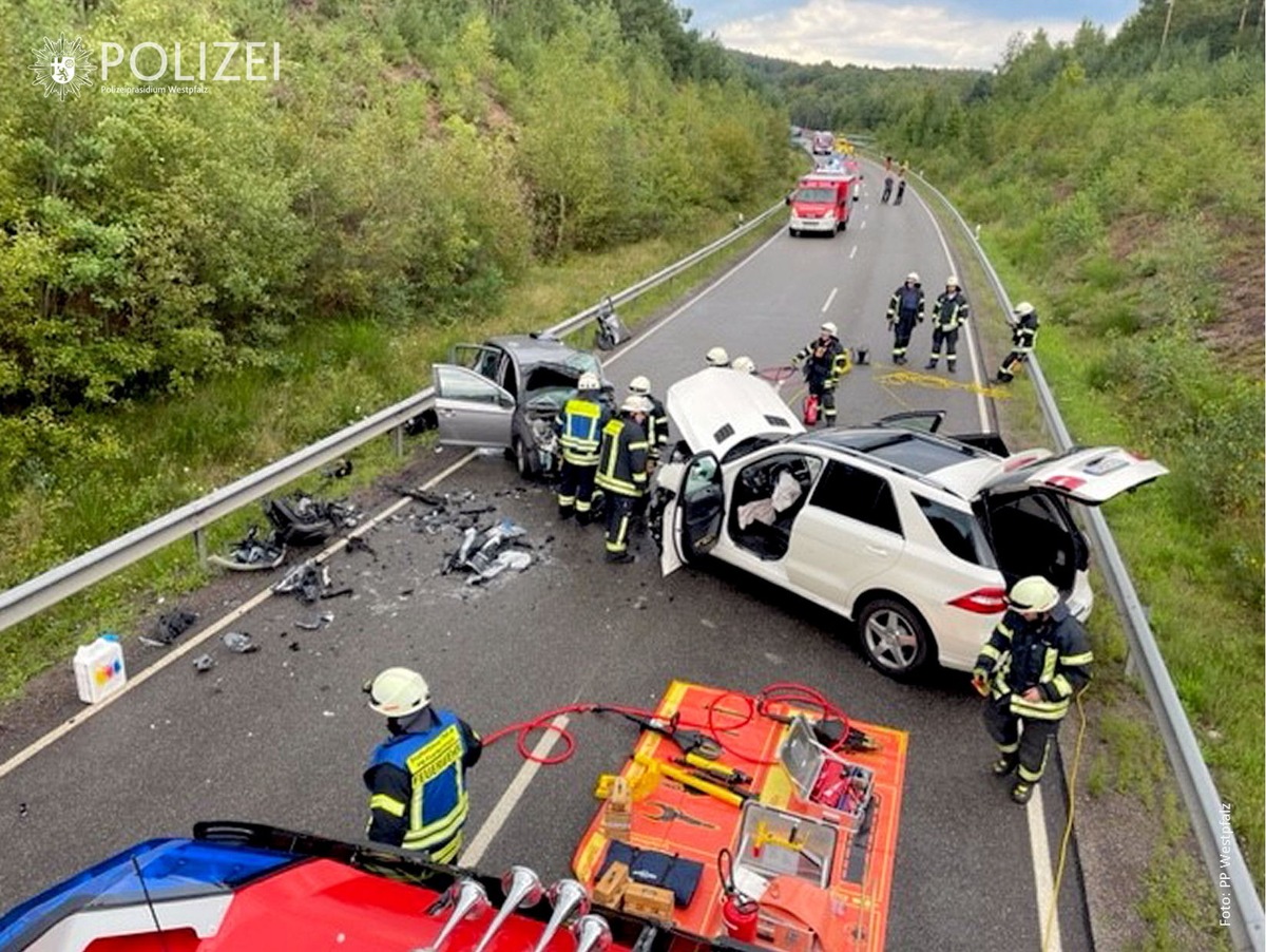 POL-PPWP: Frontalzusammenstoß auf B37