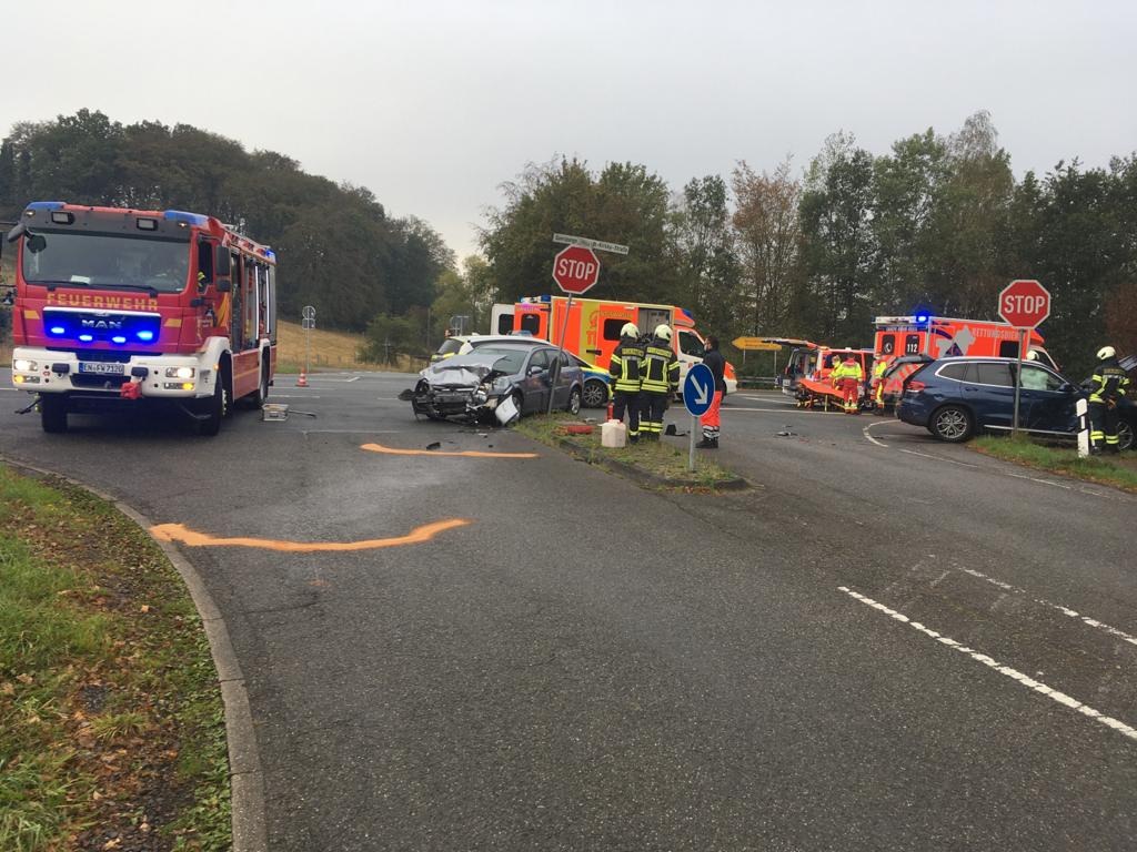 FW-EN: Zwei Verkehrsunfälle halten Feuerwehr in Atem