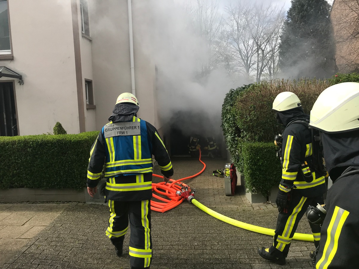 FW-BO: Garagenbrand in Bochum Leithe