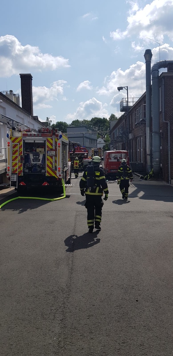 FW-EN: Gasaustritt im Labor - ABC-Einsatz für die Feuerwehr