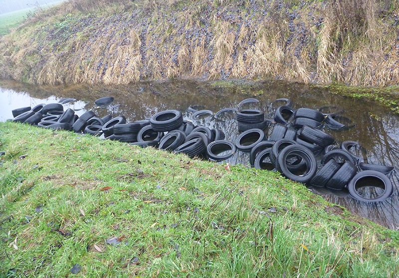 POL-ST: Ochtrup, Nachtrag, 1,8 Tonnen Altreifen illegal entsorgt