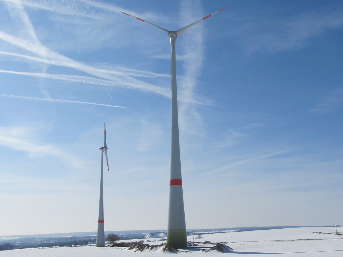 In Eisleben drehen sich die ersten Windräder / Trianel Windpark Eisleben produziert ersten Strom (BILD)