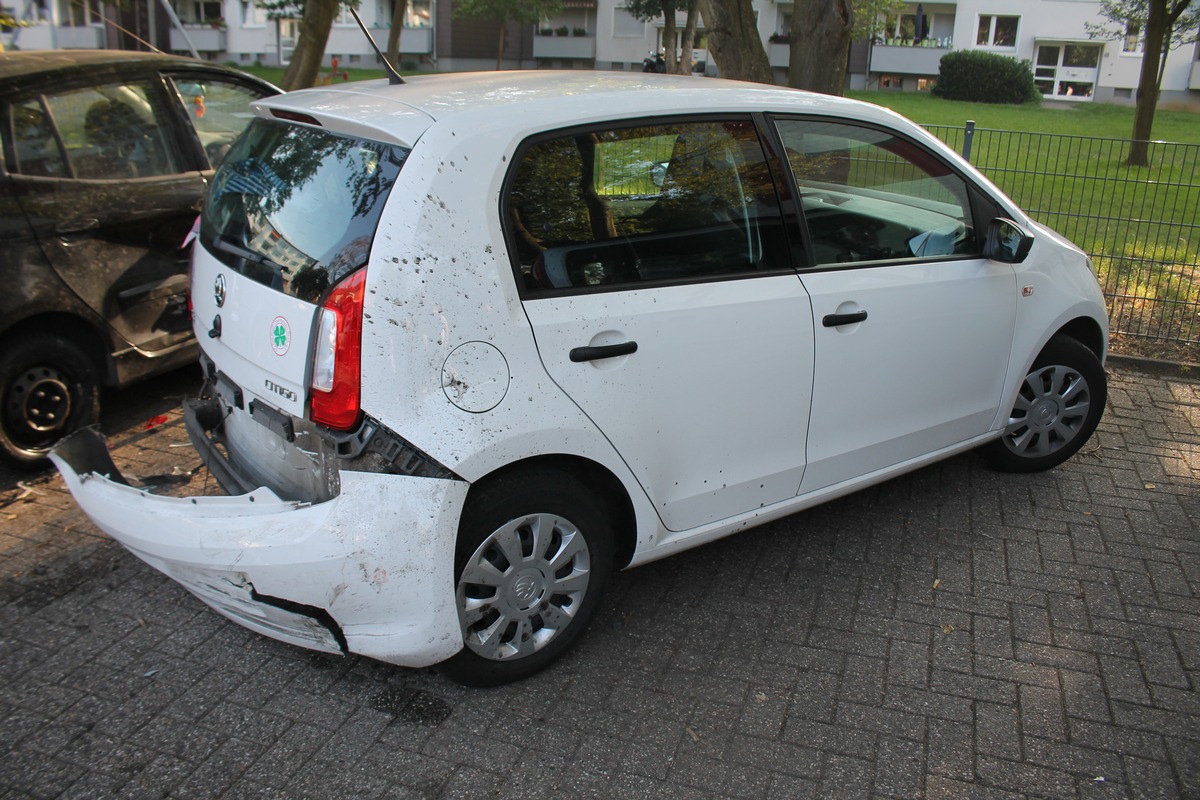 POL-DU: DU-Röttgersbach: Unfallflucht ohne Fahrerlaubnis, PKW-Diebtahl, Widerstand