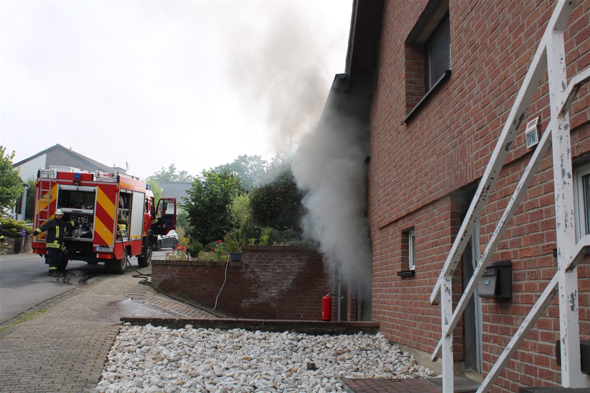 POL-DN: Flexarbeiten verursachen Garagenbrand