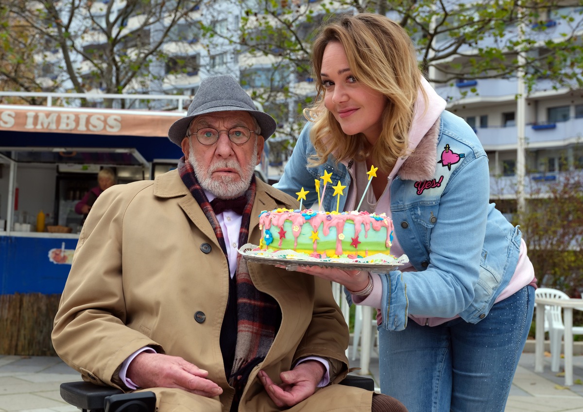 MEIN FREUND, DAS EKEL / Die Erfolgskomödie mit Dieter Hallervorden und Alwara Höfels wird zur Serie