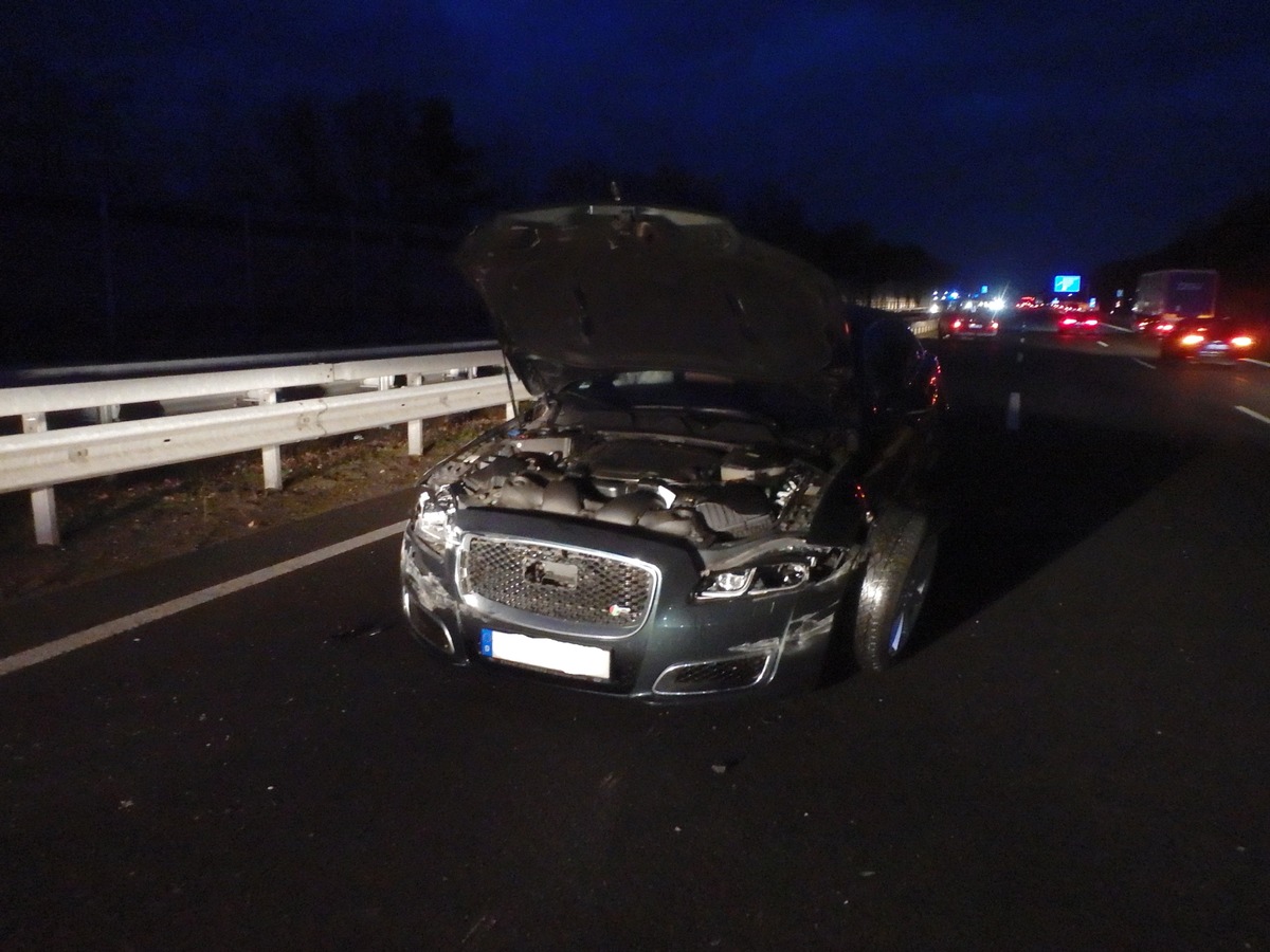 POL-ROW: Dieb nutzte kurze Abwesenheit aus+++Unfall auf der B71 in Zeven+++Schwerer Unfall auf der B 75 bei Sottrum+++Weiterer Unfall auf der Hansalinie