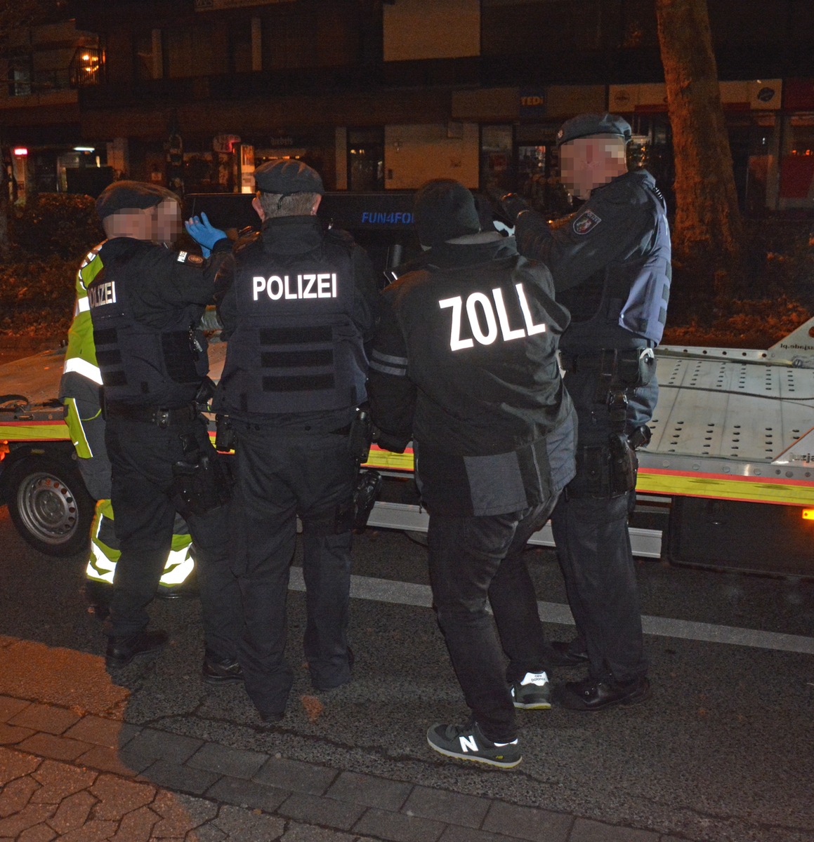 POL-ME: Einsatz von Polizei, Zoll und Ordnungsamt in der Itterstadt - Hilden - 1911141