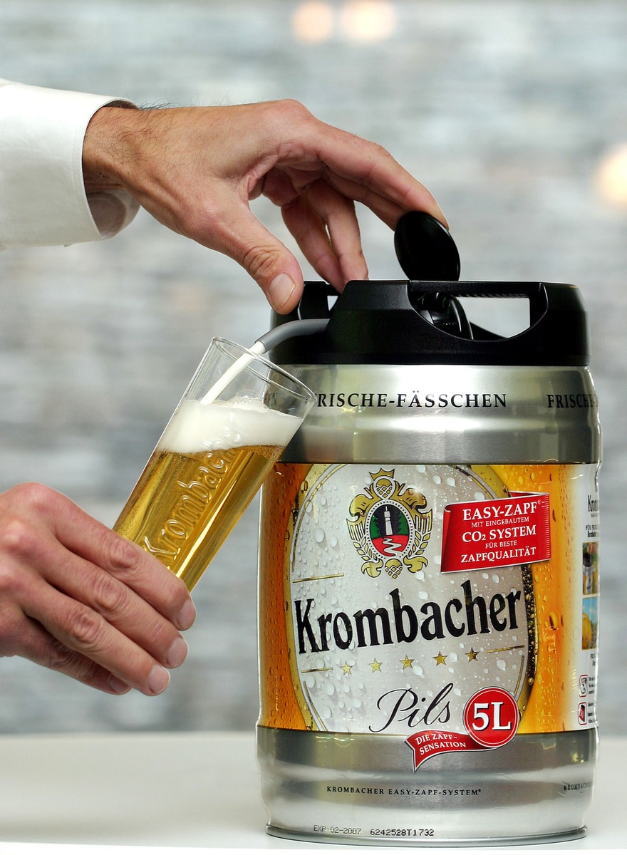 Krombacher mit neuem, innovativem 5-Liter-Frische-Fässchen am Start / Revolutionierende Technik / Einzigartig frischer Zapfgenuss für zuhause und unterwegs