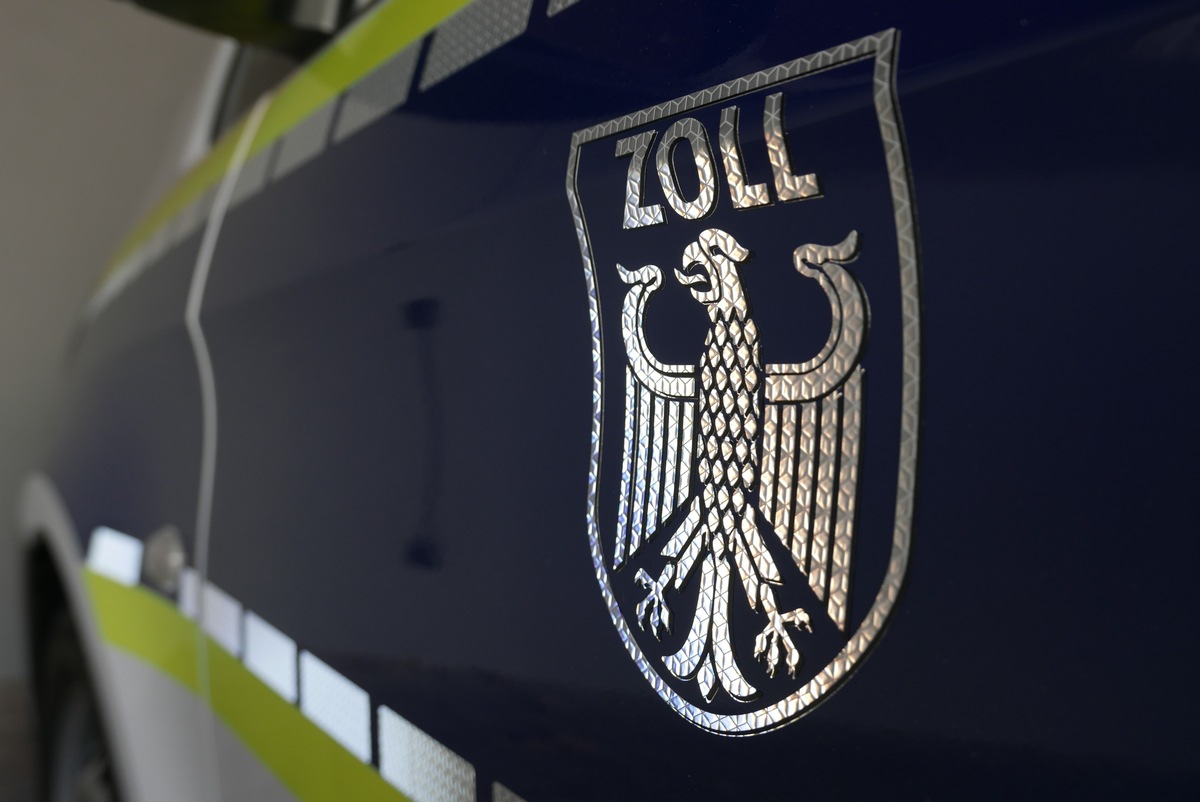 HZA-DO: Gemeinsame Kontrollen auf dem Flohmarkt / Zoll stellt knapp 1.200  
